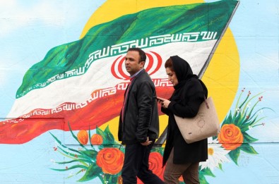 İran'da İnternet Yasağı Kaldırılıyor