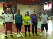 BADMINTON - Isparta'da Öğretmenler Badmintonda Yarıştı