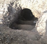 KAÇAK KAZI - Jandarmadan Define Avcılarına Suçüstü Açıklaması 3 Gözaltı