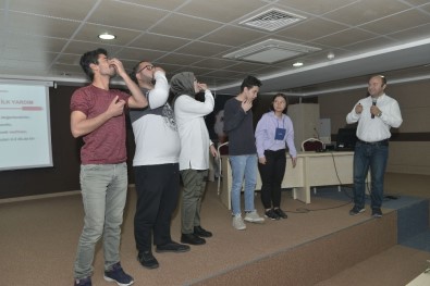 KMÜ'de Aşçılık Öğrencilerine İlk Yardım Eğitimi