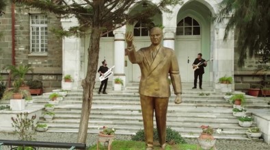 'Öğretmenin Sesi' Klibi Sosyal Medyada Büyük Beğeni Topladı