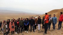 ÖĞRETMEN ADAYI - Öğretmenler Günü'nü Kızıldağ'ın Zirvesinde Kutladılar