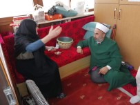 CAMİİ - Pembe Nine Aylığını Camiye Bağışladı