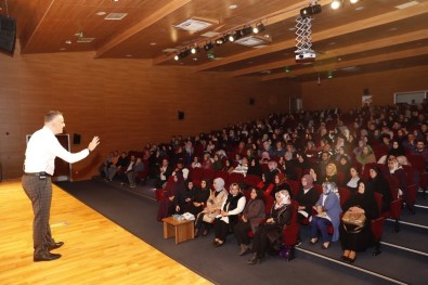 Sultangazi'de Bekir Develi Söyleşisi Yapıldı