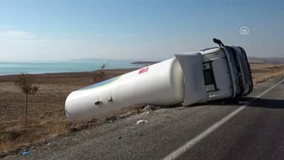 Van'da LPG Yüklü Tanker Devrildi