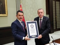DÜNYA REKORU - Dünya Rekoru Belgesi Cumhurbaşkanı Erdoğan'a Verildi
