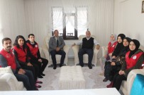 ÖĞRETMENLER GÜNÜ - Erzincan Gençlik Merkezi Gönüllülerinden Öğretmenlere Ziyaret