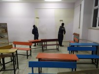 SOSYAL BILGILER - Fedakar Öğretmenlerden Okul Boyama Çalışması