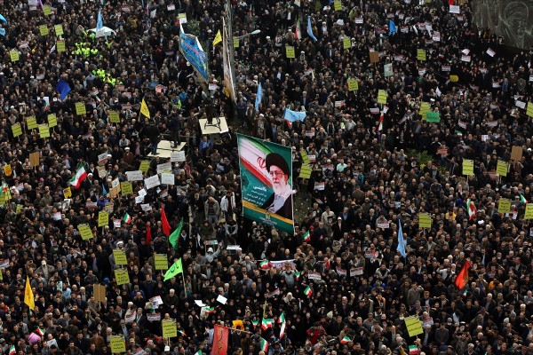 İran'dan benzin zammı protestolarıyla ilgili 4 ülkeye tehdit