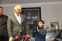 HABER KAMERAMANLARI DERNEĞİ - Bakan Ersoy, 11 Yaşındaki Abdulselam'a Kamera Hediye Etti