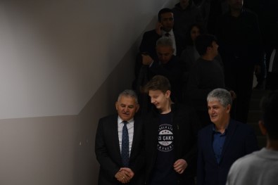 Başkan Büyükkılıç, Fevzi Çakmak Anadolu Lisesi'ni Ziyaret Ederek Öğretmen Ve Öğrencilerle Görüştü