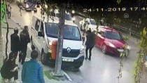 YAŞLI ADAM - Bursa'da Minibüsün Altında Metrelerce Sürüklenen 87 Yaşındaki Kişi Hayatını Kaybetti