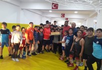 DÜNYA ŞAMPİYONU - Dünya Şampiyonu Gözel, Sporcularla Buluştu