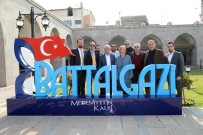 HATIRA FOTOĞRAFI - Fenerbahçe Yöneticileri, Tarihi Yerleri Gezdi