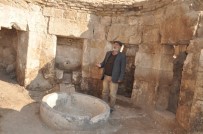 ASURLULAR - Harran Kazılarında Cami, Medrese, Okul Ve Hamam Kalıntılarına Ulaşıldı