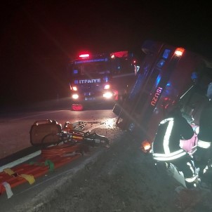 Kontrolden Çıkan Kamyonet Devrildi Açıklaması 2 Yaralı