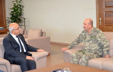 Korgenaral Zekai Aksakallı'dan ÇOMÜ Rektörü Prof. Dr. Sedat Murat'a Ziyaret