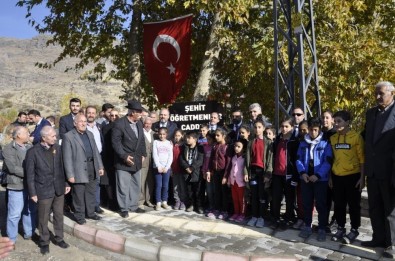 Tunceli'de Şehit 6 Öğretmenin Anısına Caddeye 'Şehit Öğretmenler' İsmi Verildi
