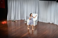 TİYATRO OYUNU - Beşiktaş'ta 'Bir Kadın Uyanıyor' Tiyatro Oyunu Sahnelendi