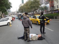 TARLABAŞı - Beyoğlu'nda Motosikletin Çarptığı Yaşlı Adam Yaralandı