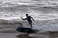 SURF - Dev Dalgaları Gören Alanya'da Sörf Keyfi Yaptı