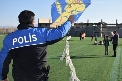 Emniyetin ÇOGEP Projesi İle Eleşkirt'li Çocuklar Polisleri Çok Sevdi