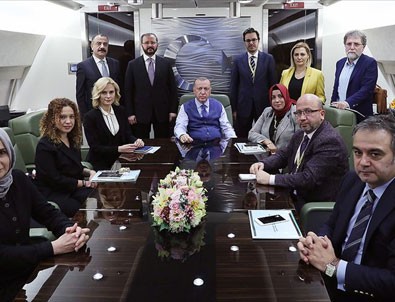 Cumhurbaşkanı Erdoğan Katar dönüşü gazetecilerin sorularını yanıtladı