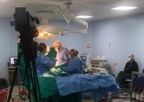 EGE ÜNIVERSITESI - Iraklı Beyin Cerrahlarına Canlı Yayınla Ameliyat Eğitimi