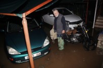 YEMLIHA - Kemer'i Yağmur Vurdu, Evlerin Bodrum Katını Su Bastı