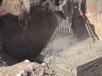 MEHMETÇIK - MSB Açıklaması Rasulayn'da Tespit Edilen Yeni Tüneller İş Makineleriyle Kapatıldı'