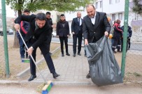 AVRUPALı - Nevşehir Belediye Başkanı Arı, Mahalle Temizliğine Süpürge İle Katıldı