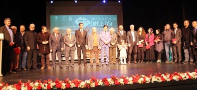 TYB Erzurum Şubesi Şiirlerle, Türkülerle Öğretmenler Gününü Kutladı