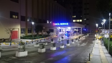 Arnavutluk'taki Depremde Yaralanan Türk Vatandaşı İzmir'e Getirildi