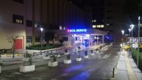 Arnavutluk'taki Depremde Yaralanan Türk Vatandaşı İzmir'e Getirildi