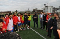 MEHMET AKIF ERSOY ÜNIVERSITESI - Başkan Akkaya'dan Akşehirsporlu Futbolculara Baklava