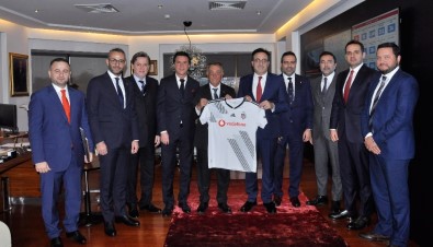 Beşiktaş Başkanı Ahmet Nur Çebi'den İlker Aycı'ya Ziyaret