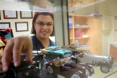 Göğüs Cerrahının 'Klasik Maket Araba' Tutkusu