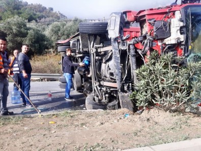 Karayolunda Kamyon Devrildi, Yol Saatlerce Trafiğe Kapalı Kaldı