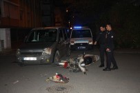 TİCARİ ARAÇ - Kaza Yapan Motosiklet Sürücüsü Kaskı Sayesinde Kazayı Ucuz Atlattı