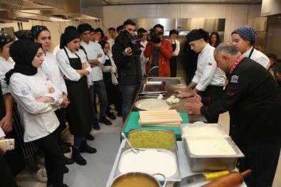 KBÜ Gastronomi Öğrencileri 'Usta Şeflerle' Mutfakta