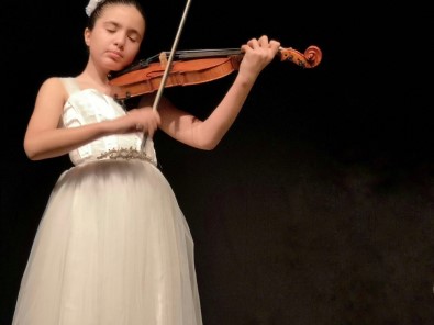 Küçük Keman Sanatçısı Elif, Başkent Orkestrası İle Ankara'da
