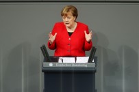 BÜTÇE GÖRÜŞMELERİ - Merkel Açıklaması 'Avrupa Kendini Savunabilecek Güçte Değil'