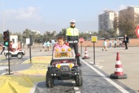 ALI GÜNDOĞDU - Öğrenciler Akülü Araba Kullandı, Trafik Kurallarını Öğrendi