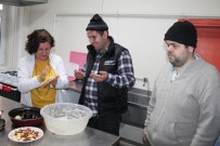 TAŞIMALI EĞİTİM - Tosya'da Özel Eğitim Öğrencilerine Aşçılık Kursu Açıldı