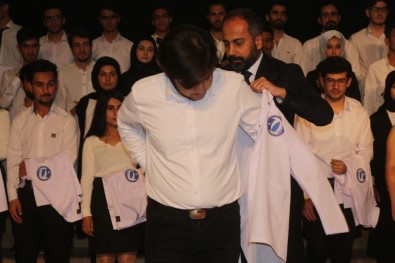 Van'da Geleceğin Diş Hekimlerine Beyaz Önlük Giydirildi