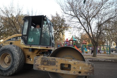 Başkan Palancıoğlu, Silindir Aracı Sürerek Çalışmalara Katıldı