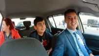 TAKSİ ŞOFÖRÜ - Belediye Başkanı Taksici Oldu Direksiyona Geçti