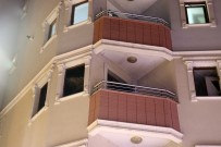 ÜNİVERSİTE ÖĞRENCİSİ - Gümüşhane'de Apartta Çıkan Yangın Korkuttu