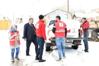 TÜRK KıZıLAYı - Kızılaydan 98 Öğrenciye Mont Ve Bot