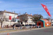 BABA OCAĞI - Nevşehirli Şehidin Mahallesi Türk Bayraklarıyla Donatıldı